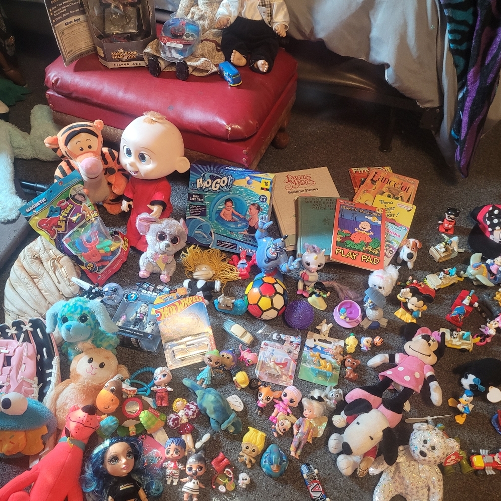 This is great for Christmas.Birthdays great for grand kids over eighty piece toy